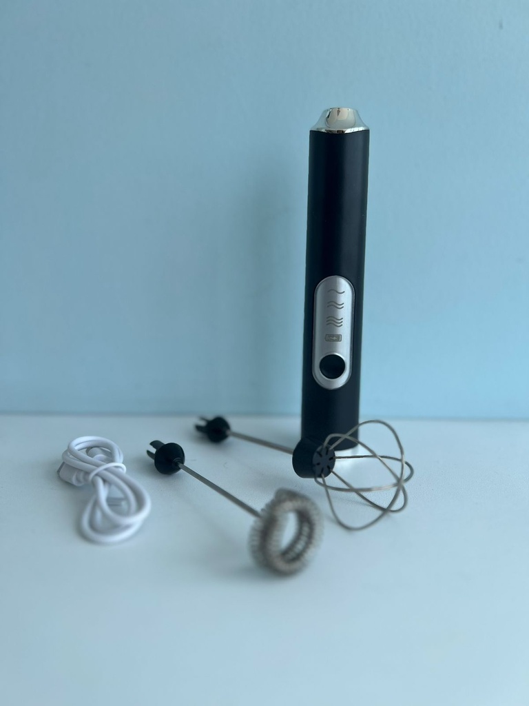 Batidor manual recargable